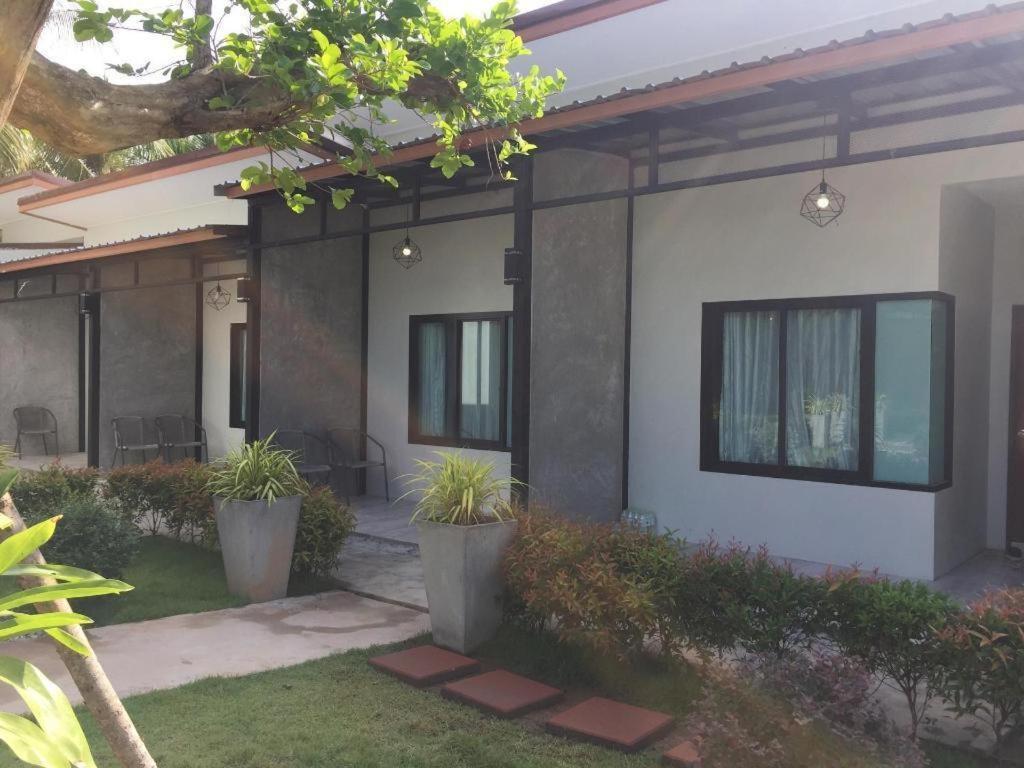 סאטון Seesea Resort מראה חיצוני תמונה