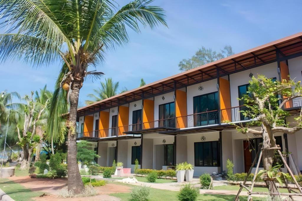 סאטון Seesea Resort מראה חיצוני תמונה