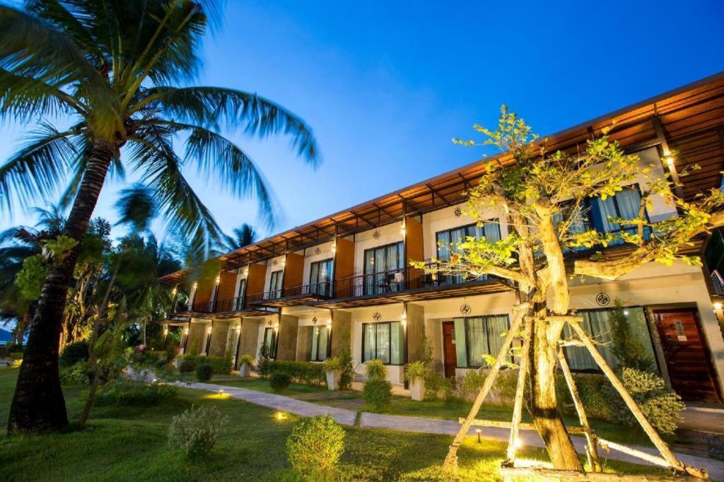 סאטון Seesea Resort מראה חיצוני תמונה