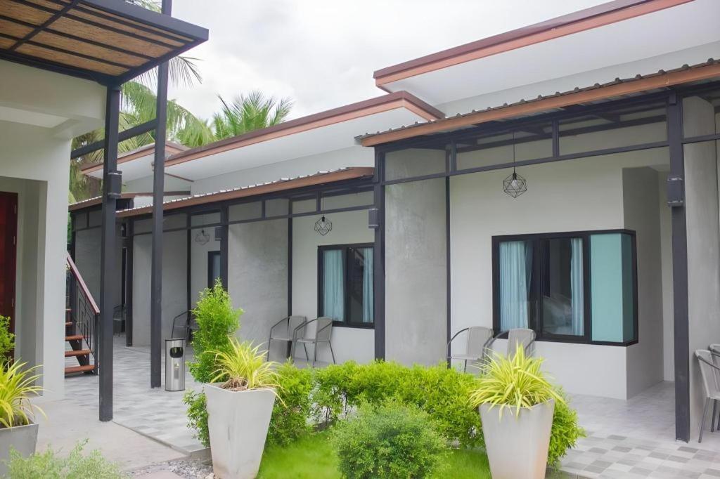 סאטון Seesea Resort מראה חיצוני תמונה