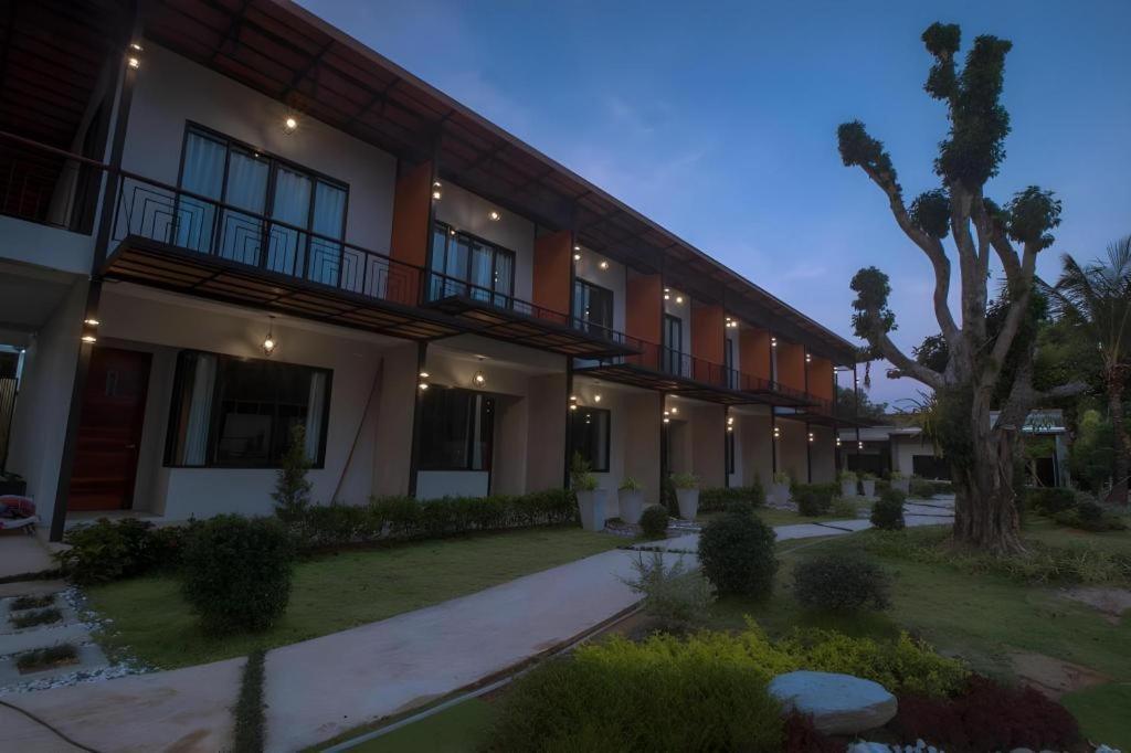 סאטון Seesea Resort מראה חיצוני תמונה